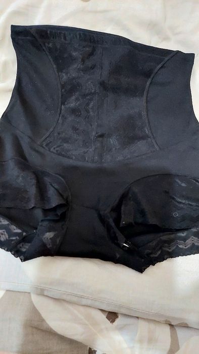 Коректирущее бельё LAPERLA