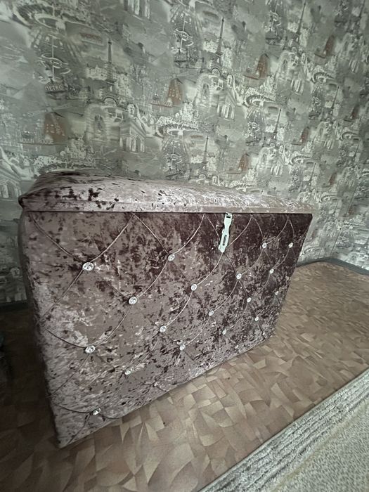 Сундук с стразами