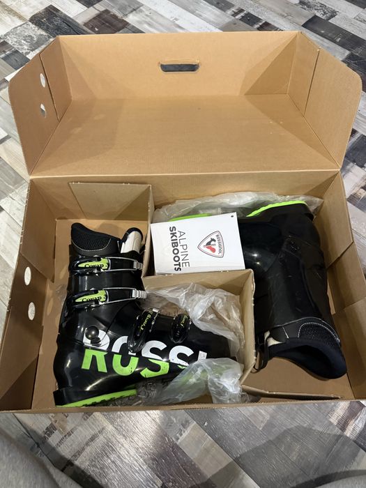 Rossignol комплект ски + щеки + обувки