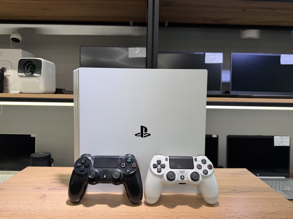 Sony PlayStation 4 Pro, 1 TB, версия 13.50, с играми, 2228/А10