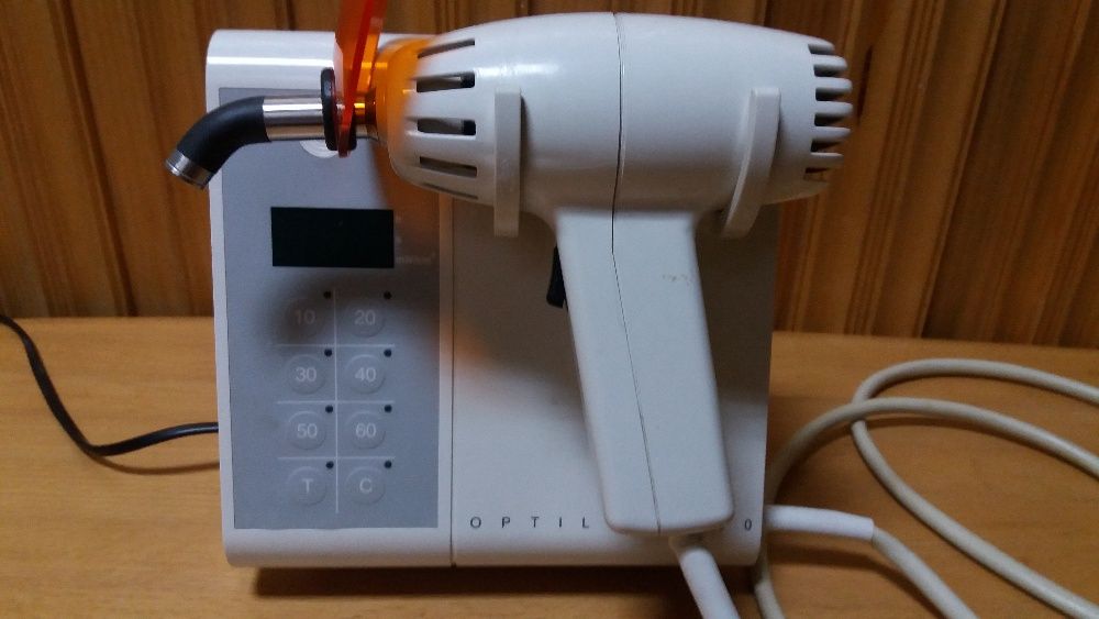 lampa de fotopolimerizare model “Optilux 500”