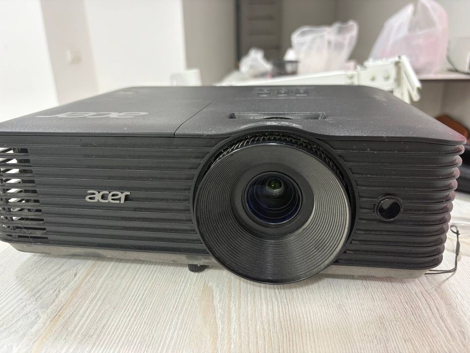 Acer proyektor sotadi