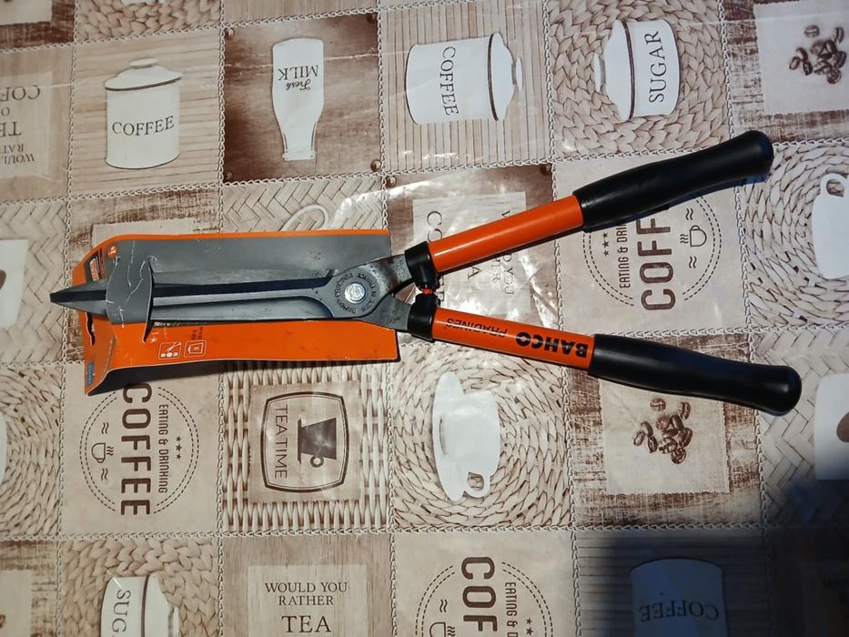 Vand foarfeci de taiat pomi,gard viu si vita de vie