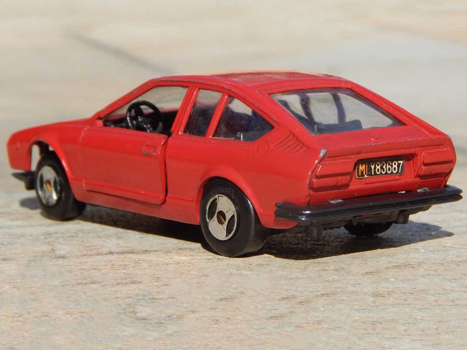 Macheta Alfa Romeo Alfetta GT Coupe sc 1:43 Polistil Italia cu lipsuri