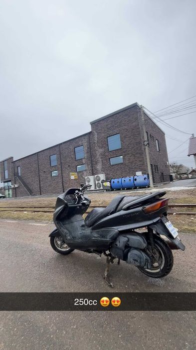 schimb scuter yamaha 250 pe trotineta electrica sau iphon 15 proo