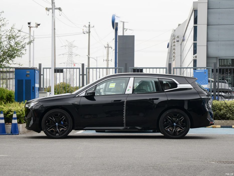 BMW IX M60 xDrive под заказ от Terra Auto