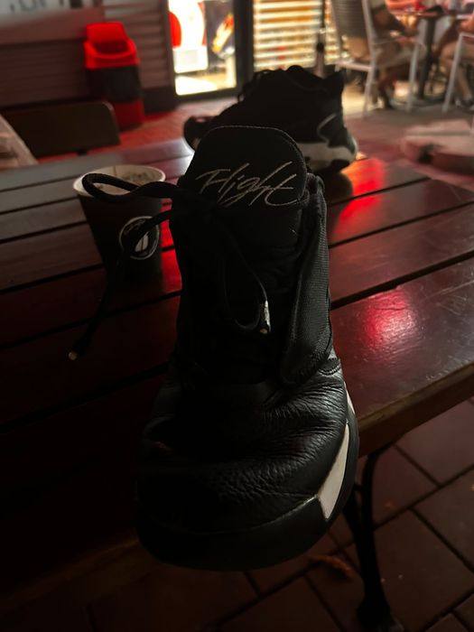 nike air jordan flight black and white