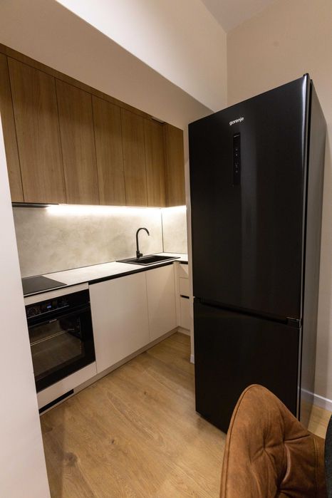 Продава се Тристаен апартамент в Бургас, Център - 68 кв.м за 2924 €/кв.м - Снимка #4