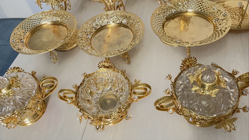 Элитный набор для сервировки в золотом исполнении