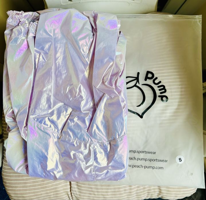 Дамско спортно яке тип ветровка