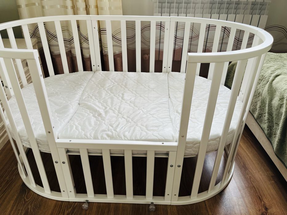 Продам манеж 8в1 40000