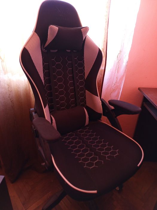 Vand scaun de gaming doar alba iulia