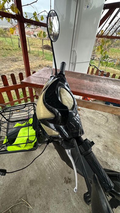 Vand scuter electric z-tech