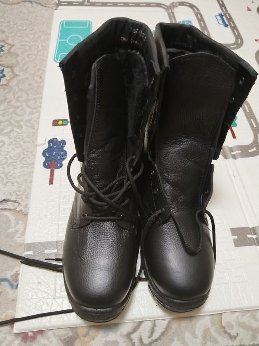 Продам зимние берцы