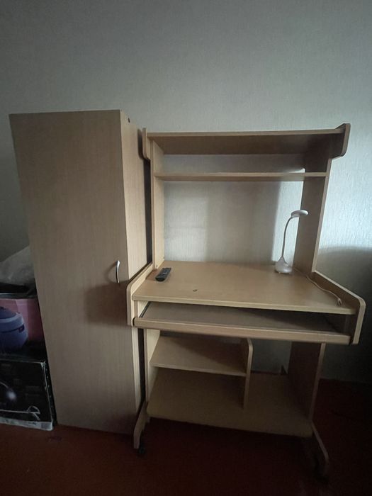 Компьютерный столик с пеналом