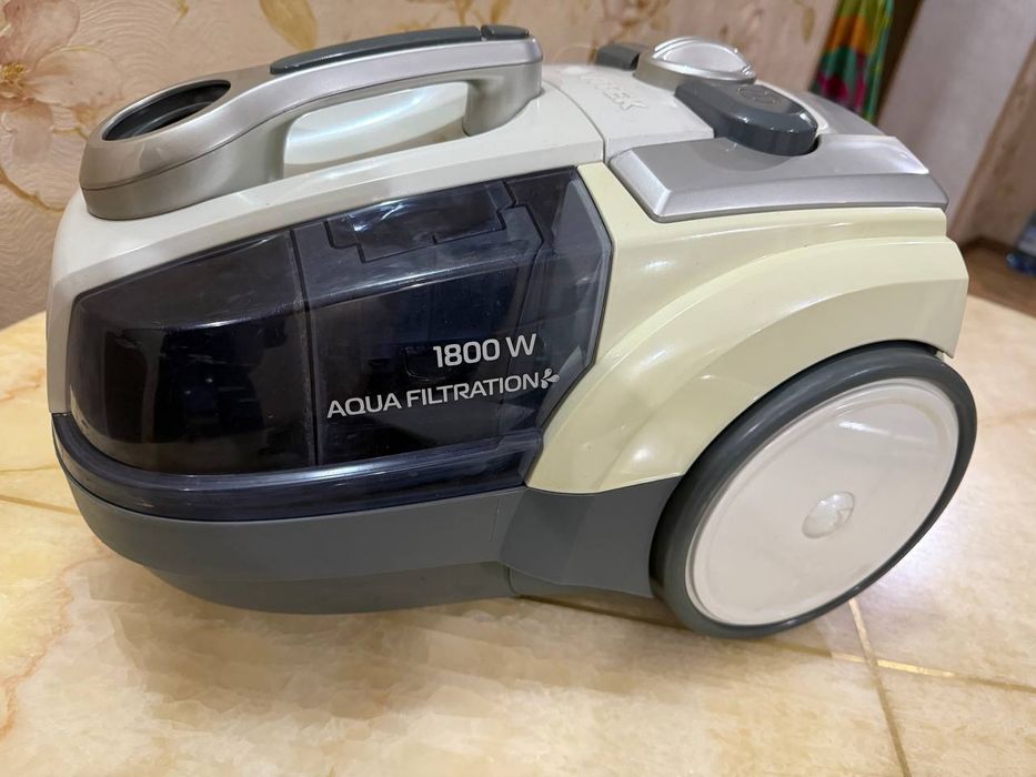 Пылесос от VITEK