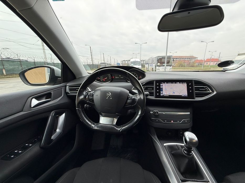 Peugeot 308, 1.6 benzina, 125 cai, euro 5, 2014, scurt, impecabil