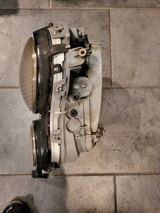 Десен фар за Mercedes w210 преди фейслифта и решетки за  S класаW 220