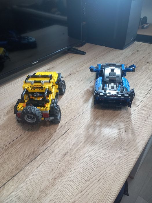 Lego Technic original McLaren Senna (42123) si Jeep Wrangler (42122)