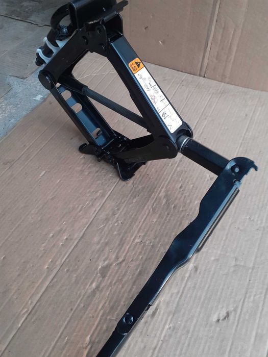 Cric,cheie de roti,cui-tractare FORD Focus, C-max, S-max, Mondeo