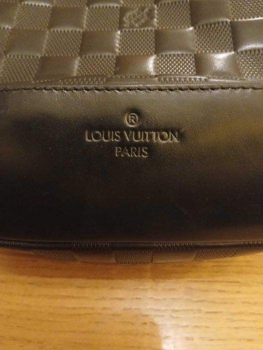 Louis vuitton sling bag