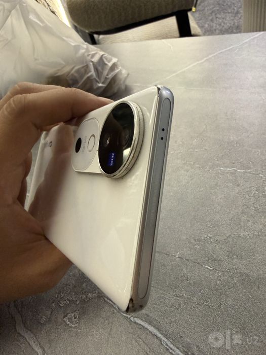 Vivo V40 24/256gb