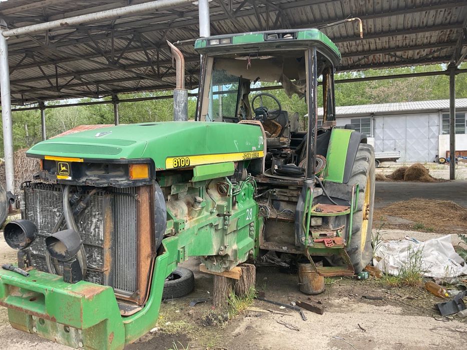 Vand/ dezmembrez john deere 8100 8200 8300 8400 8410