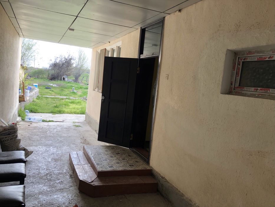 Ховли Уй сотилади