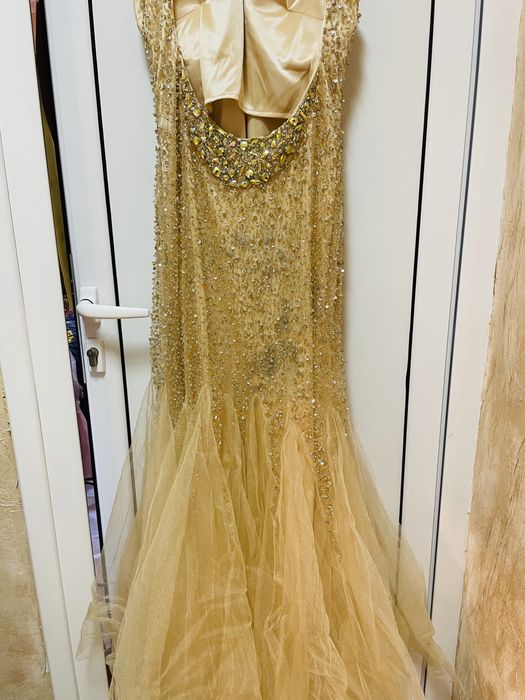 Бална рокля