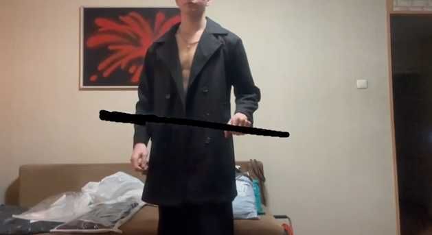 черное пальто выше колена