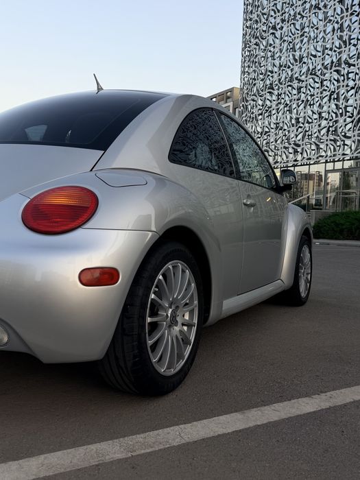 Продам машину Volkswagen Beetle