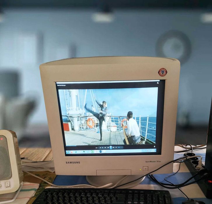 Монитор SAMSUNG SyncMaster 757NF