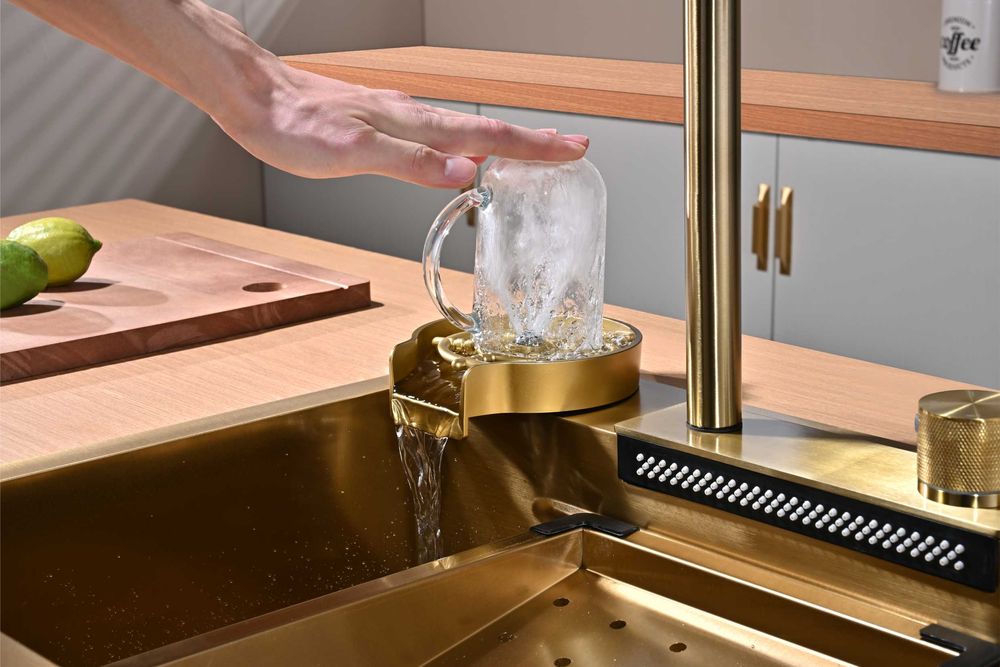 Златна мултифункционална кухненска мивка 50см