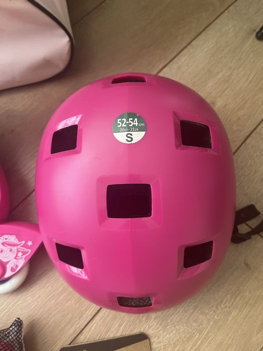 Комплект ролери, каска и протектори, винт