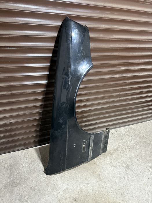 Правое Крыло R на BMW e34