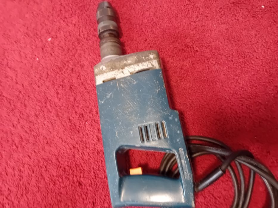 Masina de gaurit cu percutie AEG. Pret 120 lei fix
