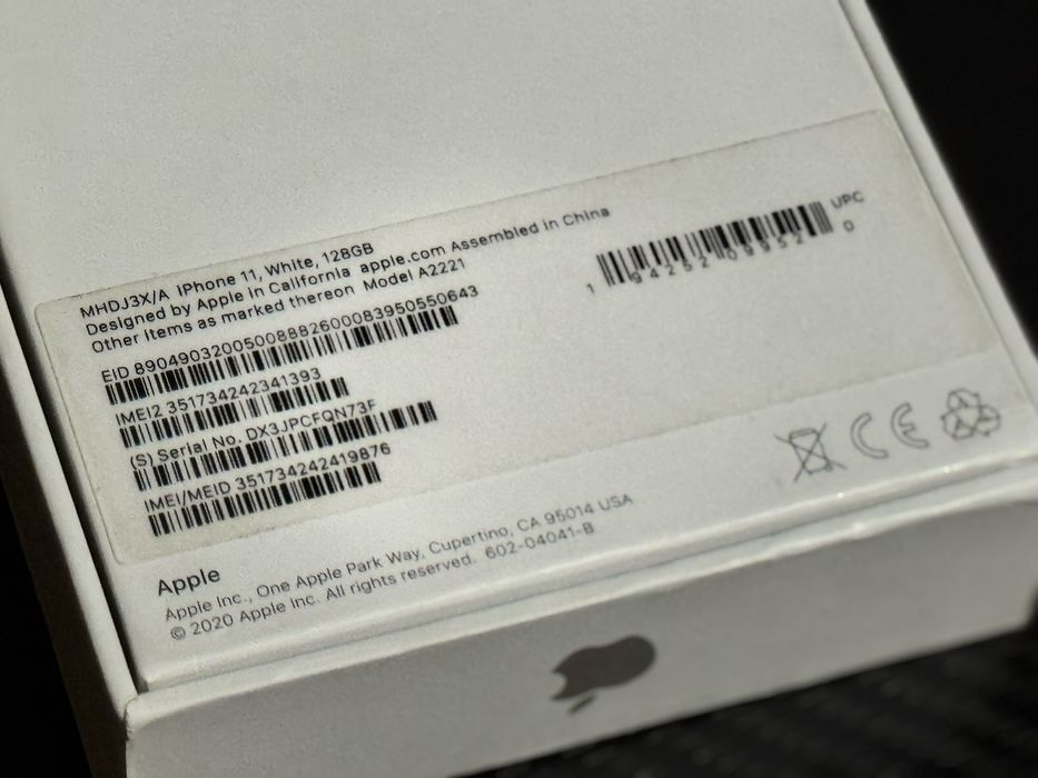 Продам айфон 11