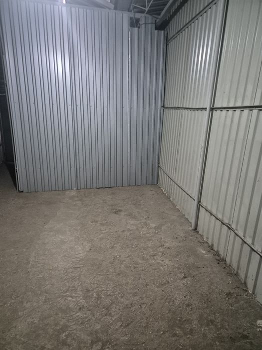 Închiriez garaj str Cuza Vodă