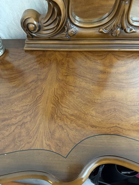 Комод с зеркалом