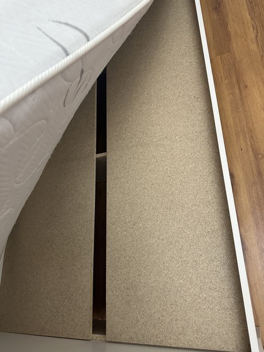 Кровать белая