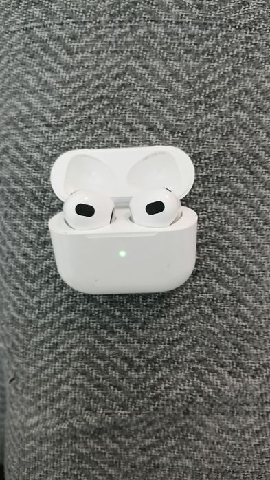 Наушник airpods оригинал