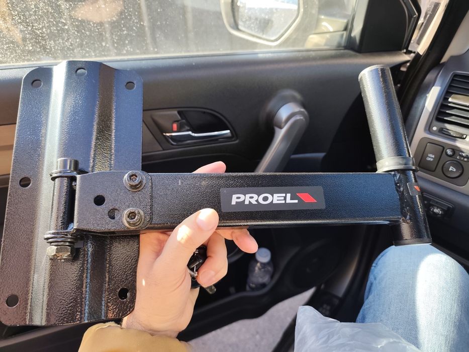 Стойки за стена Proel KP560