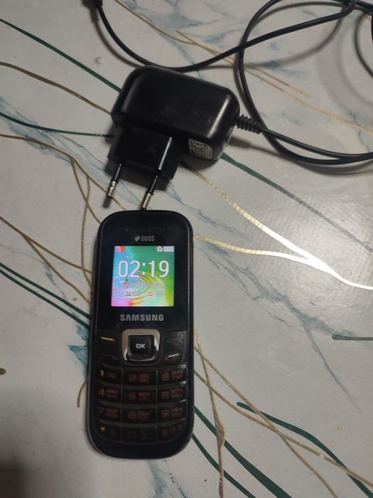 Продается сотовый телефон