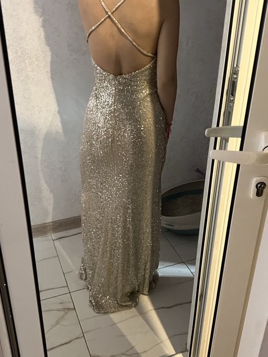 Бална рокля с пайети