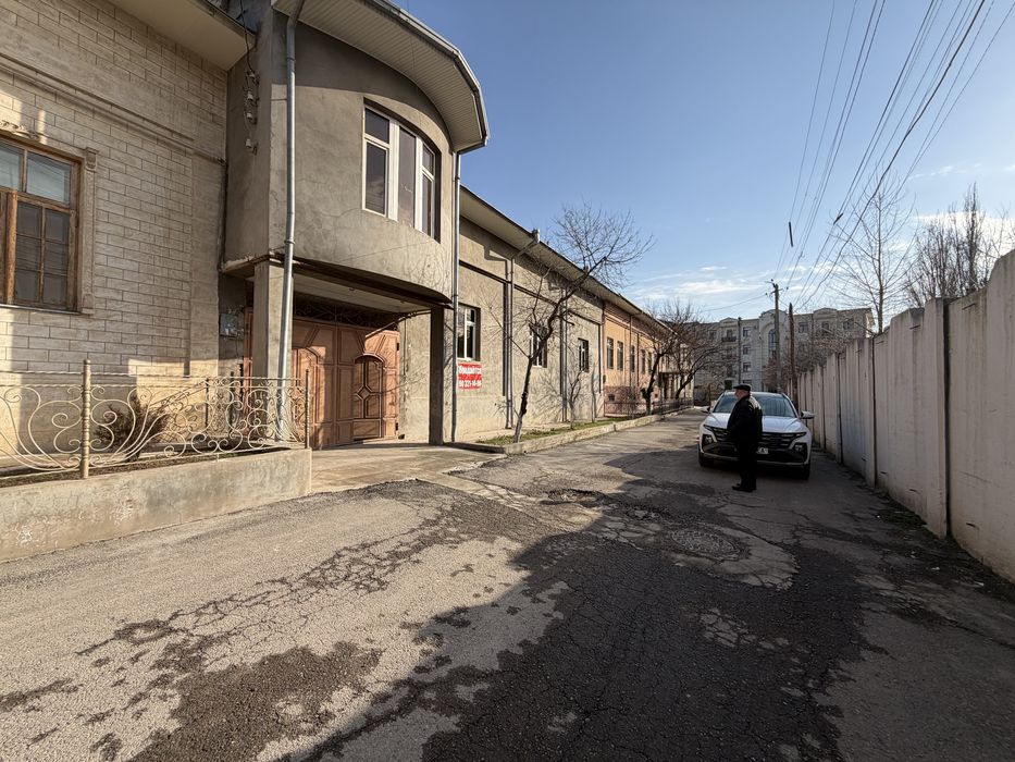 Олмазор райони Мойкургон махалла ховли ер хисобида сотилади