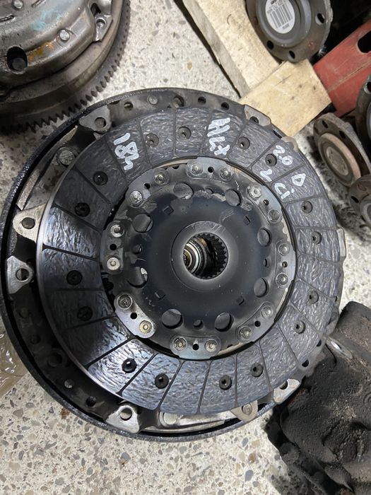 Kit ambreiaj Bmw 320d 520d 184cp N47 volanta placa disc F10 F30 E90 92