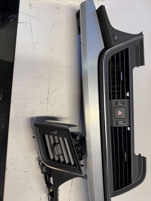 Trimuri grile ventilatie cu lumina ambientala audi q5