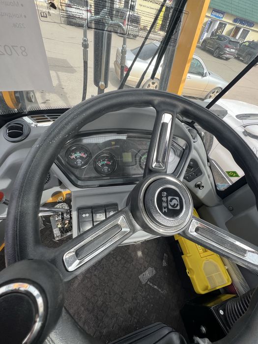 Фронтальный погрузчик