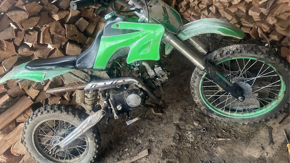 Cross 125 cc defecta roata spate