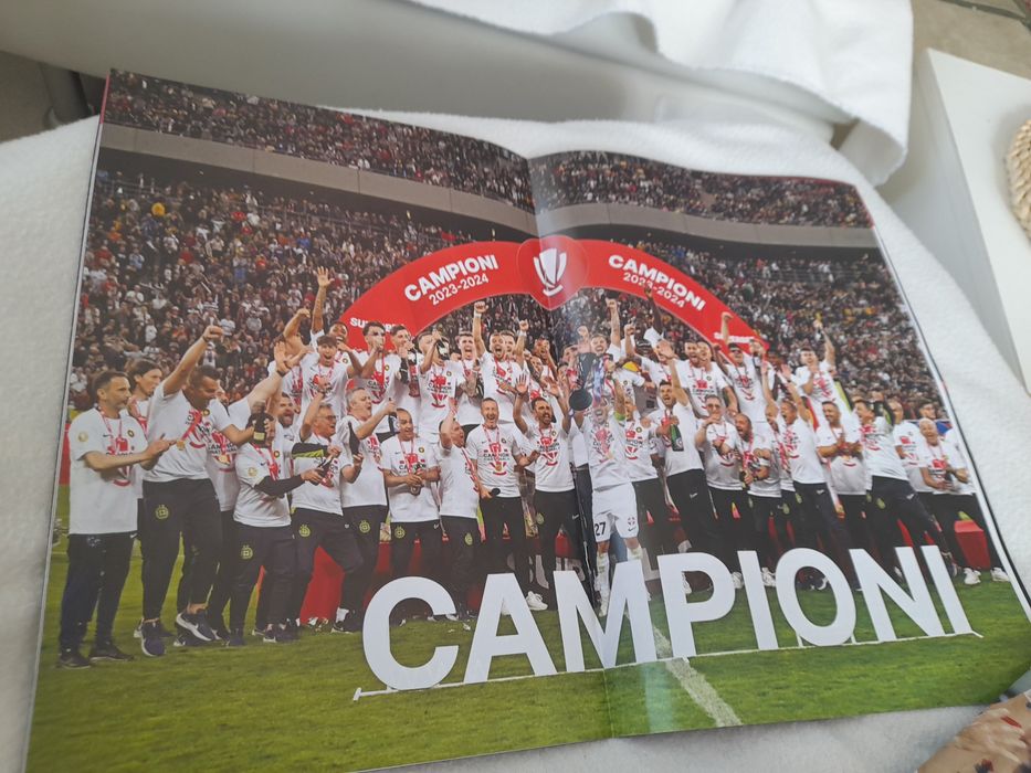 Vând exemplar Campioana Superligi